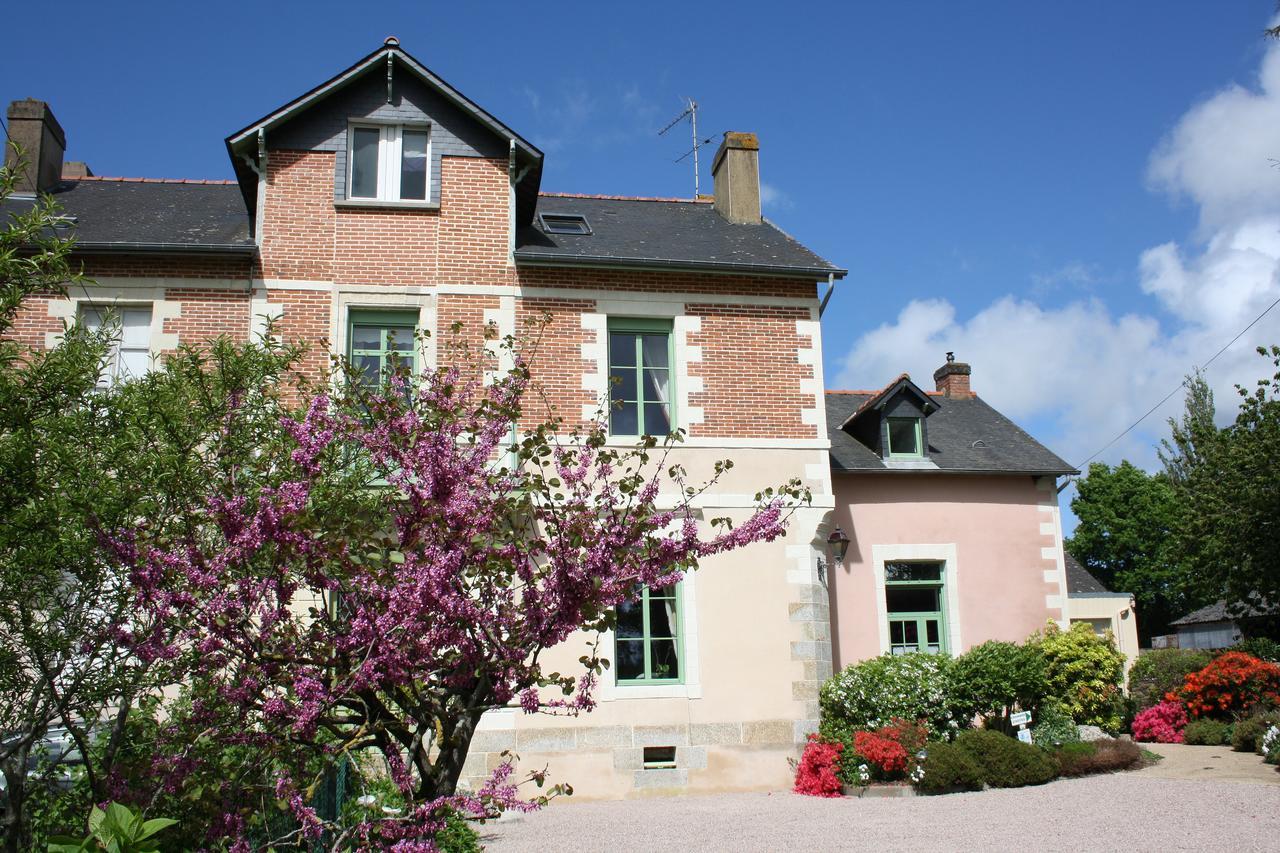 Chambres D'Hotes Du Chalet De Caharet Pipriac Exterior foto