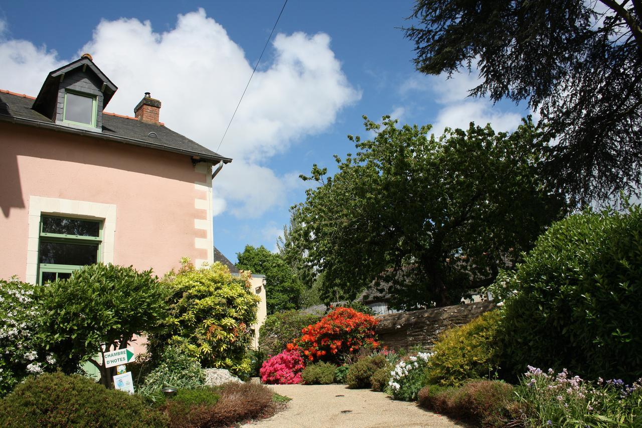 Chambres D'Hotes Du Chalet De Caharet Pipriac Exterior foto